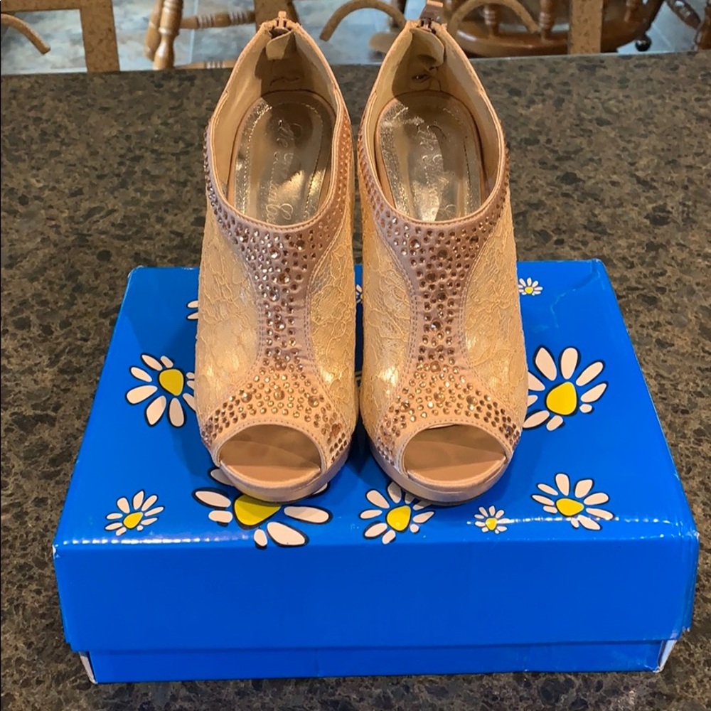 De Blossom Collection Gemstone Heels